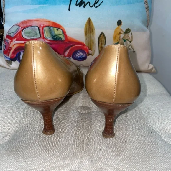 Stuart Weitzman moccasin pump Gold leather Heels Size 8W Women'S - Picture 5 of 10